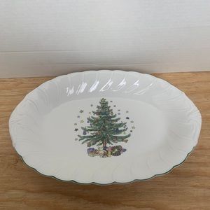 Beautiful Nikko Happy Holidays Christmas platter